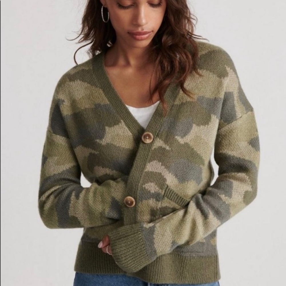 NWT - LUCKY BRAND Camouflage Cardigan Tan/wht sz L - Picture 3 of 6